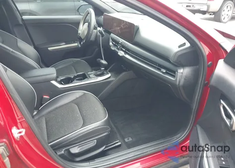 2025 Kia K4 Gt-Line z USA, uszkodzony, nr VIN 3KPFW4DE6SE037442